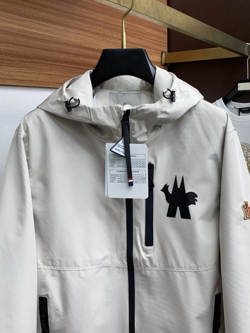 Moncler Outwear Fashionable 141174