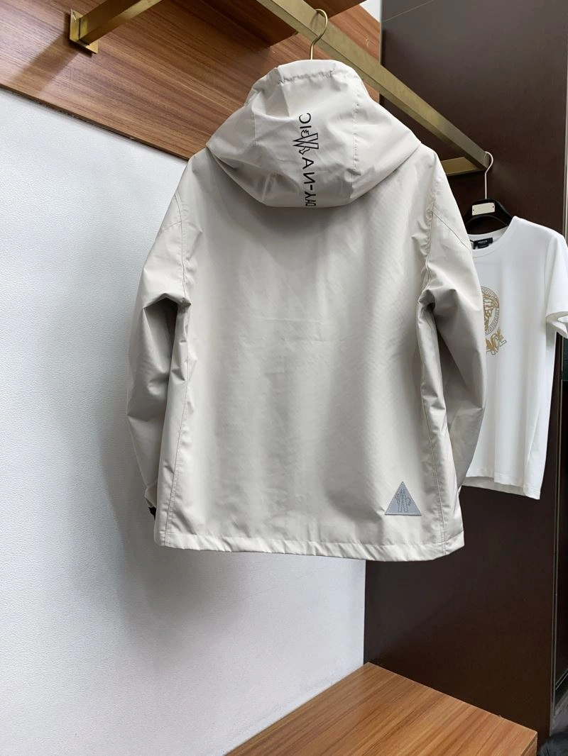 Moncler Outwear Fashionable 141174