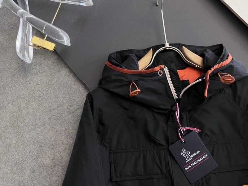 Supportive Moncler Outwear 141212