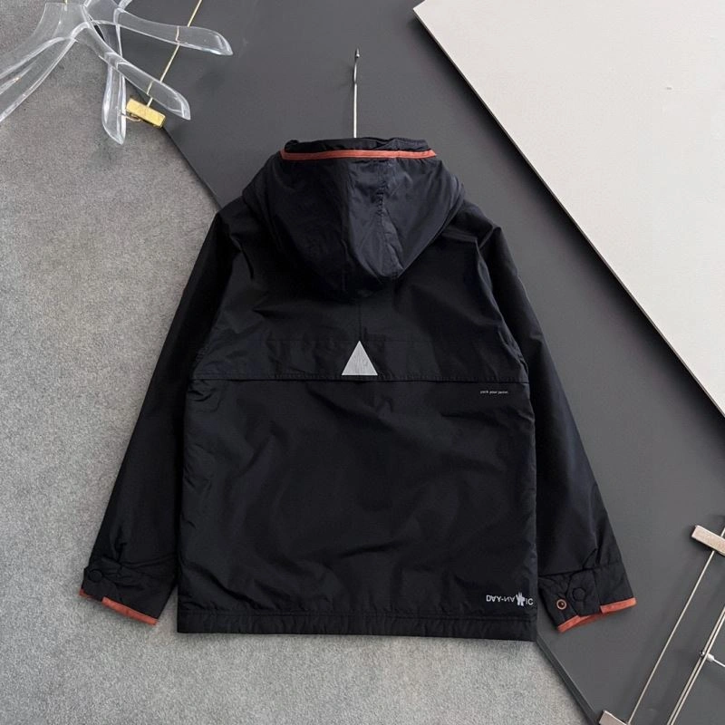 Supportive Moncler Outwear 141212