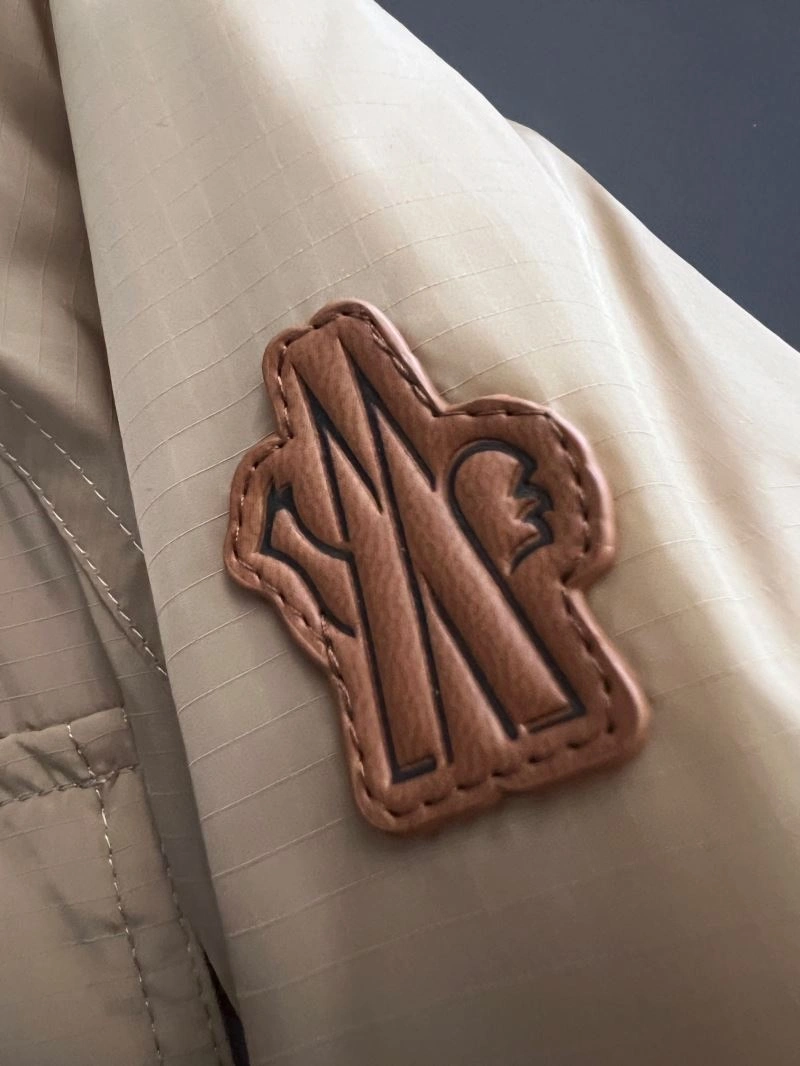 Moncler Outwear Sporty 141173