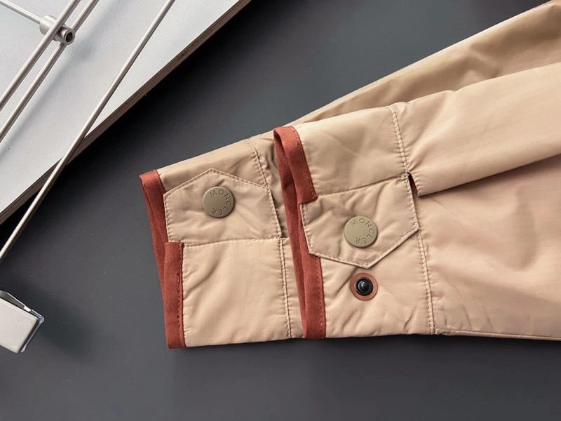 Moncler Outwear Sporty 141173