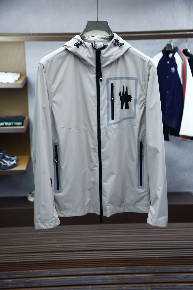 Breathable Moncler Outwear 141162
