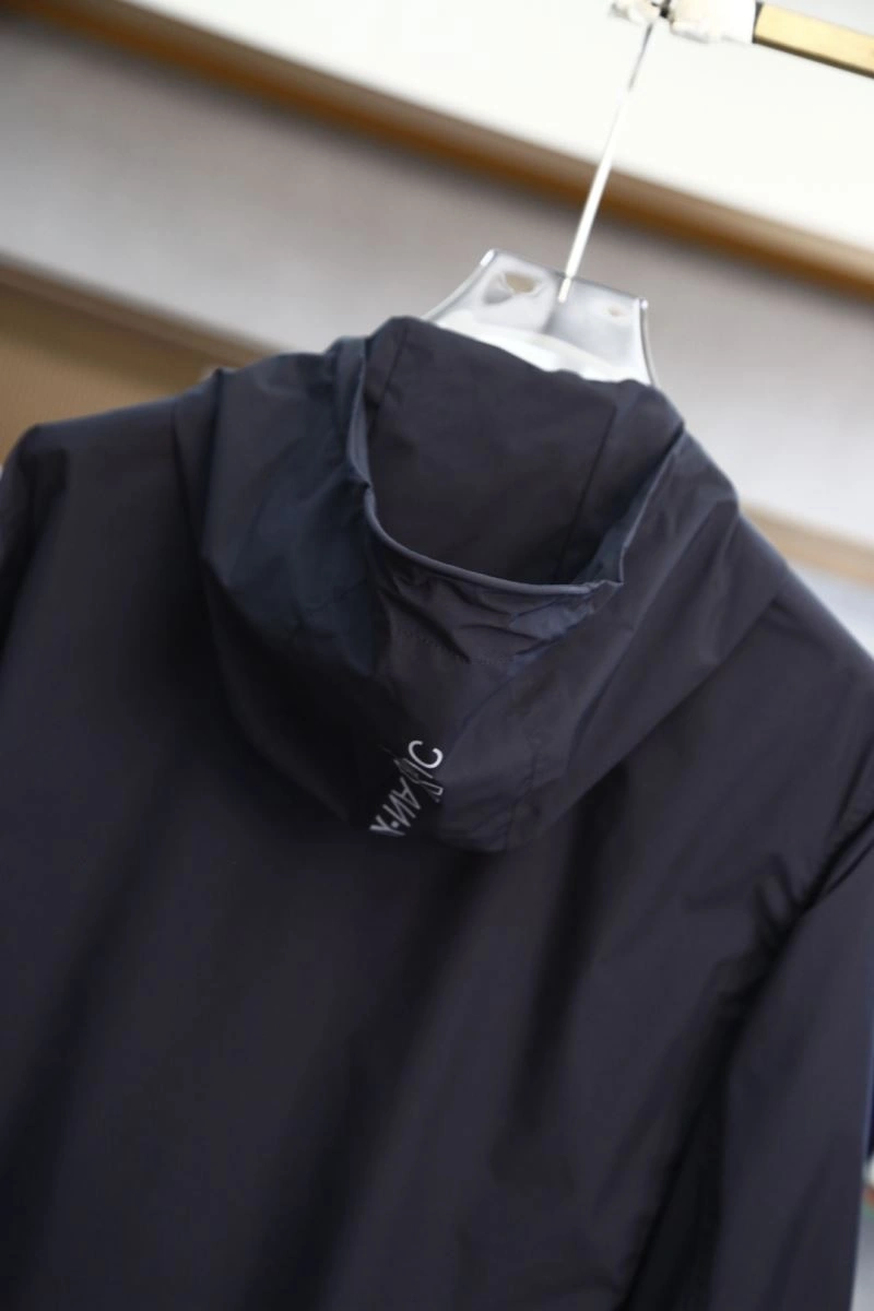 Breathable Moncler Outwear 141162