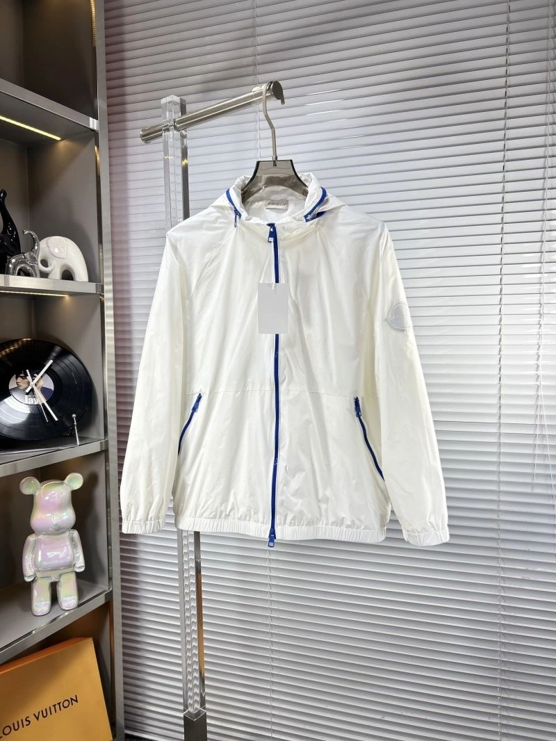Moncler Outwear Seasonal 141154