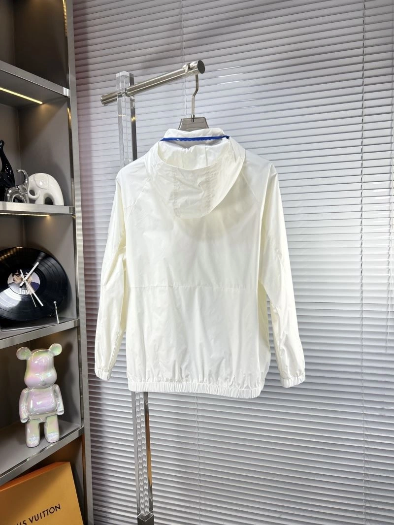 Moncler Outwear Seasonal 141154