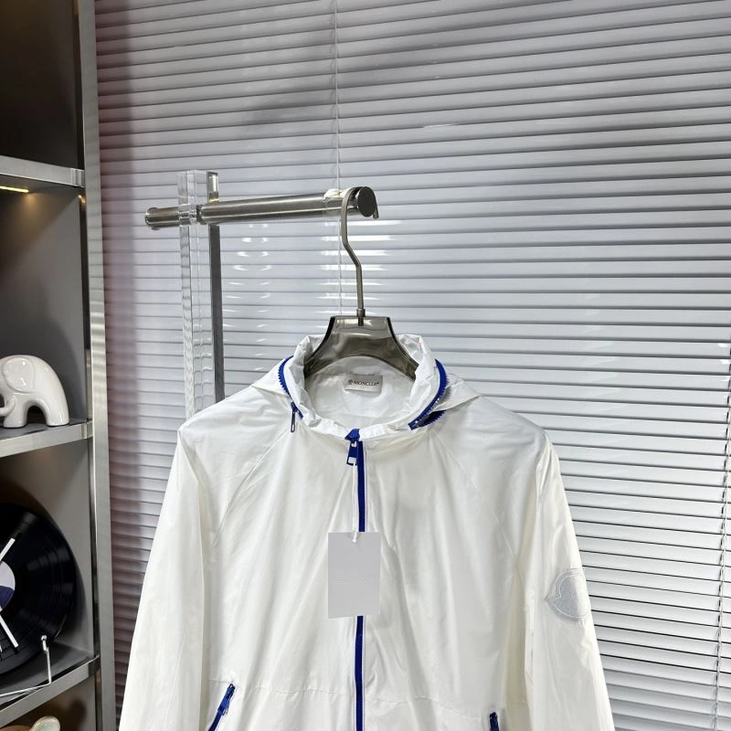 Moncler Outwear Seasonal 141154