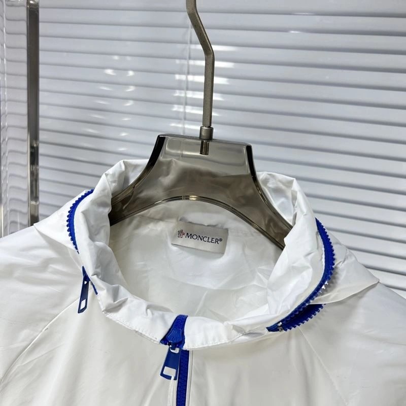 Moncler Outwear Seasonal 141154