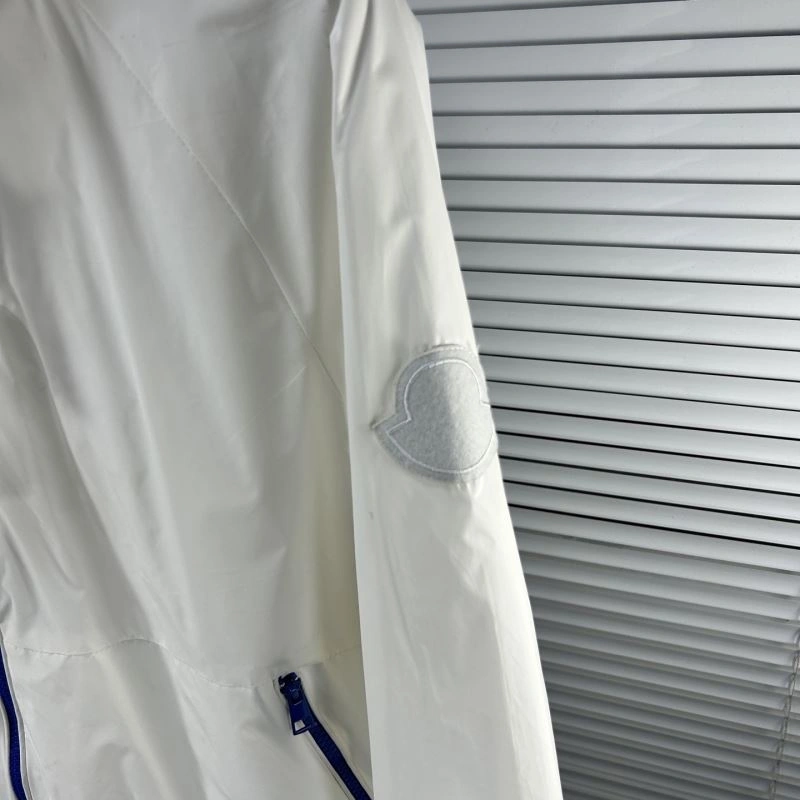 Moncler Outwear Seasonal 141154