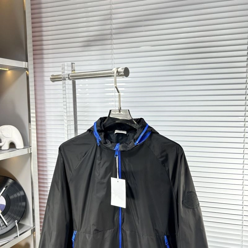 Moncler Outwear EasyMatch 141160