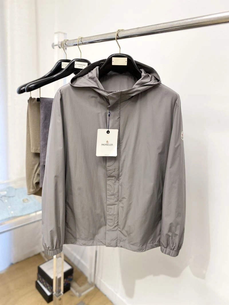 ZeroBulk Moncler Outwear 141165