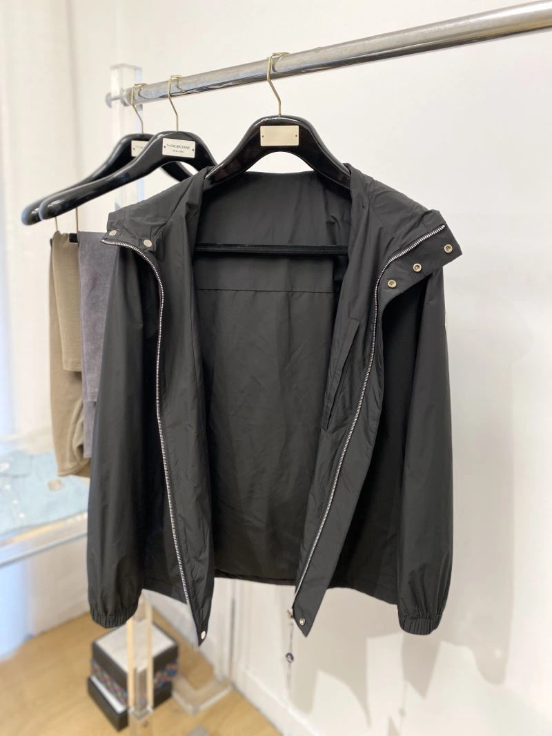 Moncler Outwear Snug 141168