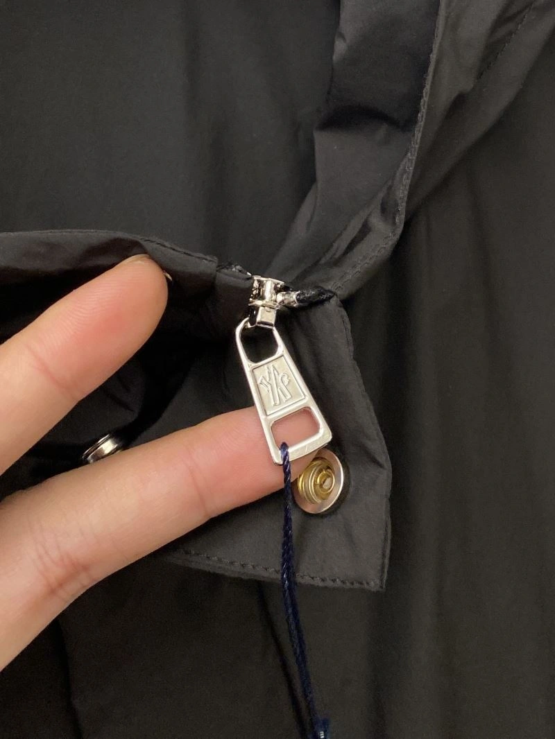 Moncler Outwear Snug 141168