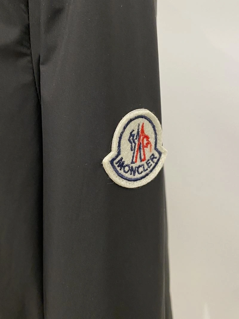 Moncler Outwear Snug 141168