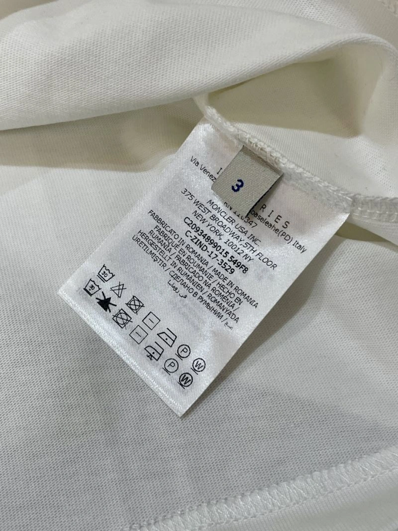 Moncler Outwear MultiPurpose 141151