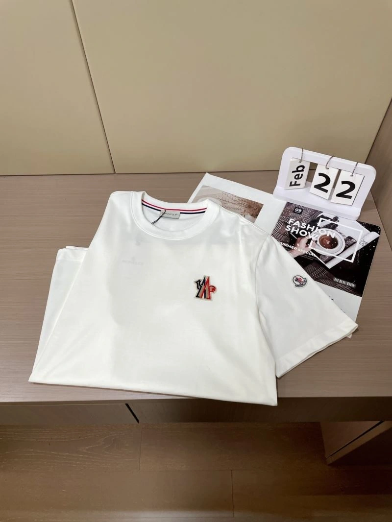 Moncler Outwear MultiPurpose 141151