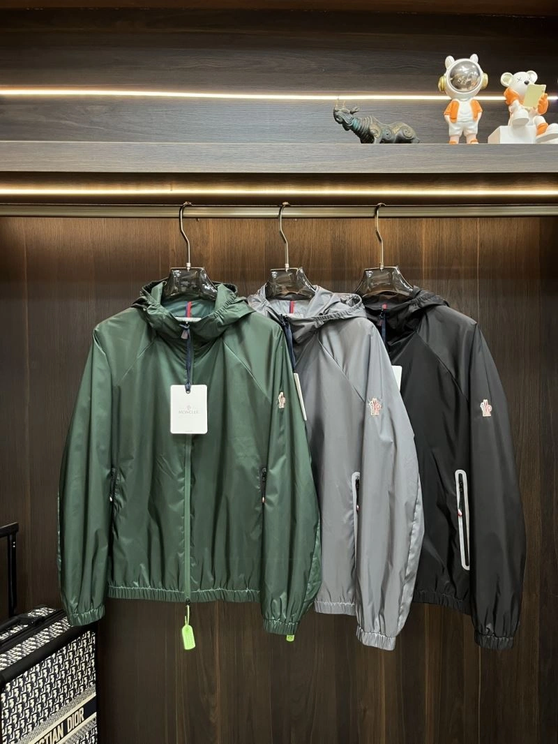 Moncler Outwear Breathable 141157