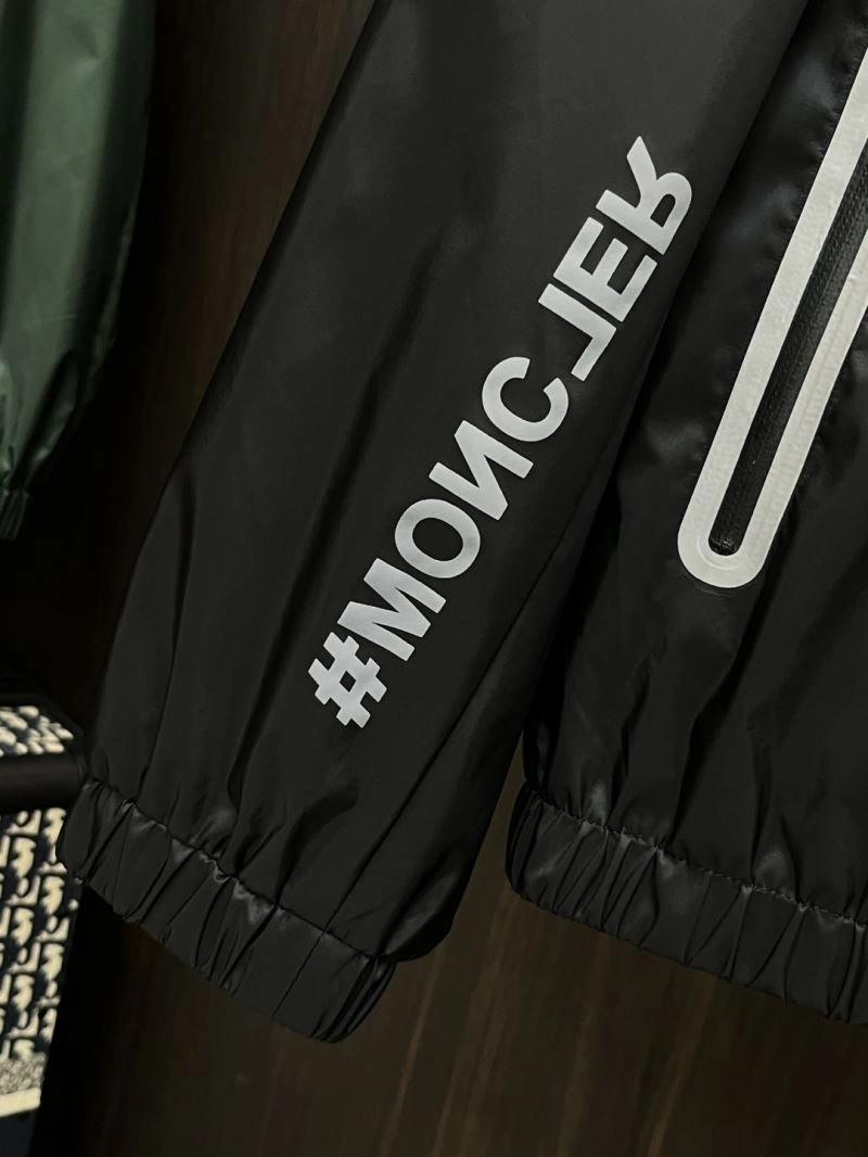 Moncler Outwear Breathable 141157