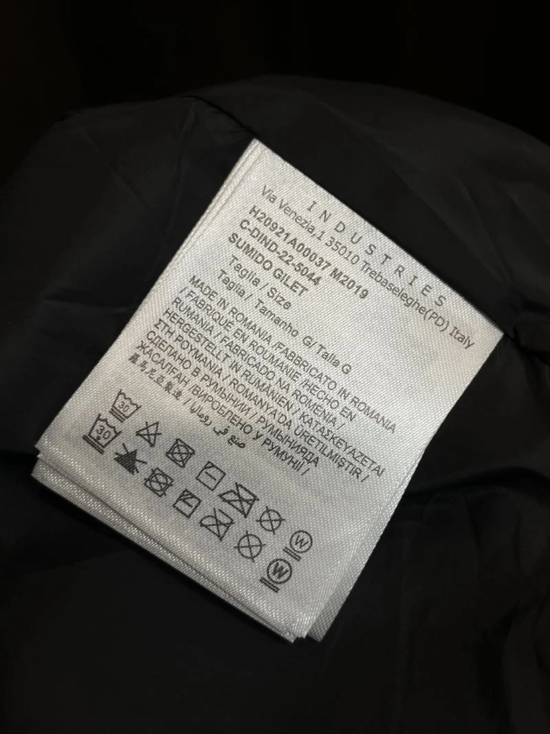 Moncler Outwear Breathable 141157