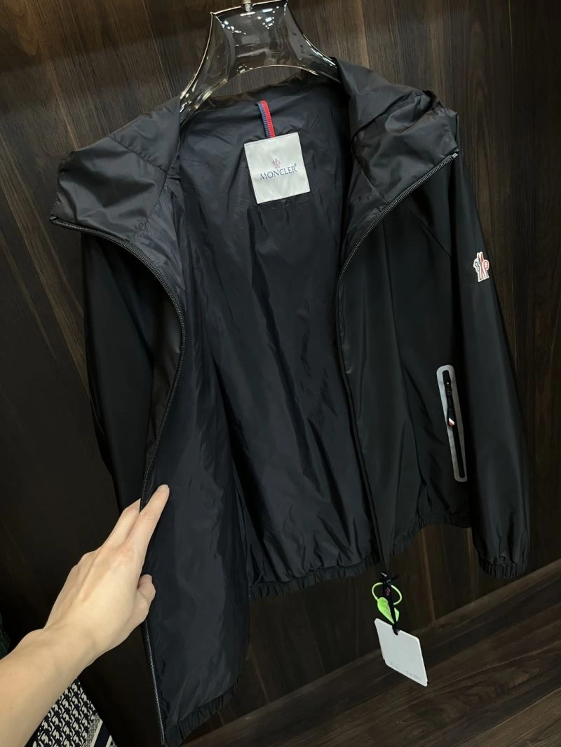 Moncler Outwear Breathable 141157