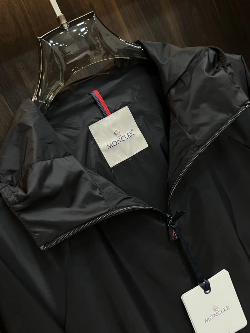Moncler Outwear Breathable 141157