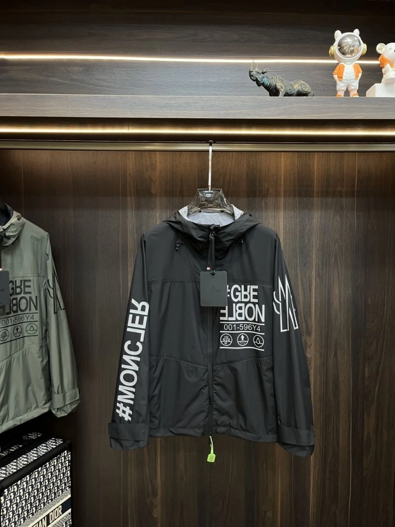 WrinkleFree Moncler Outwear 141166