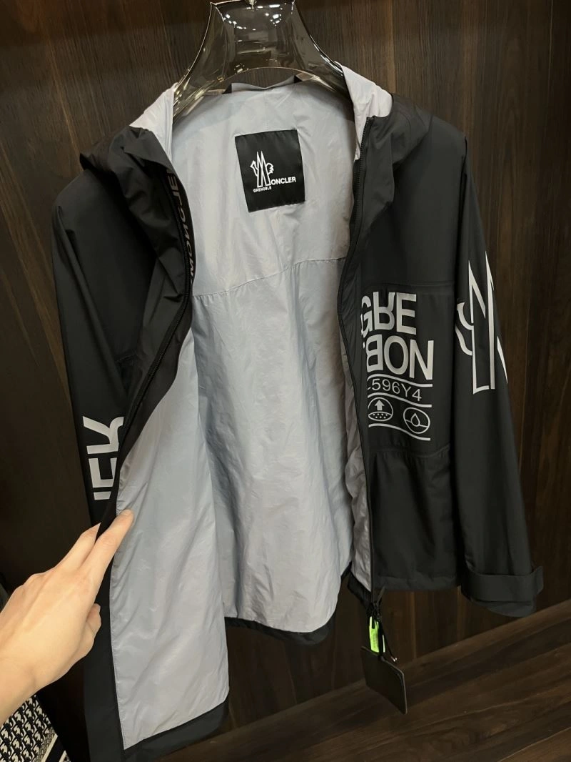 WrinkleFree Moncler Outwear 141166