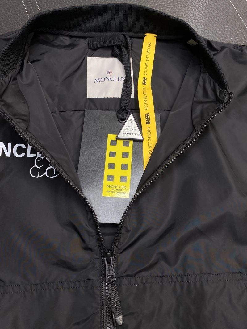 Trendsetting Moncler Outwear 141167