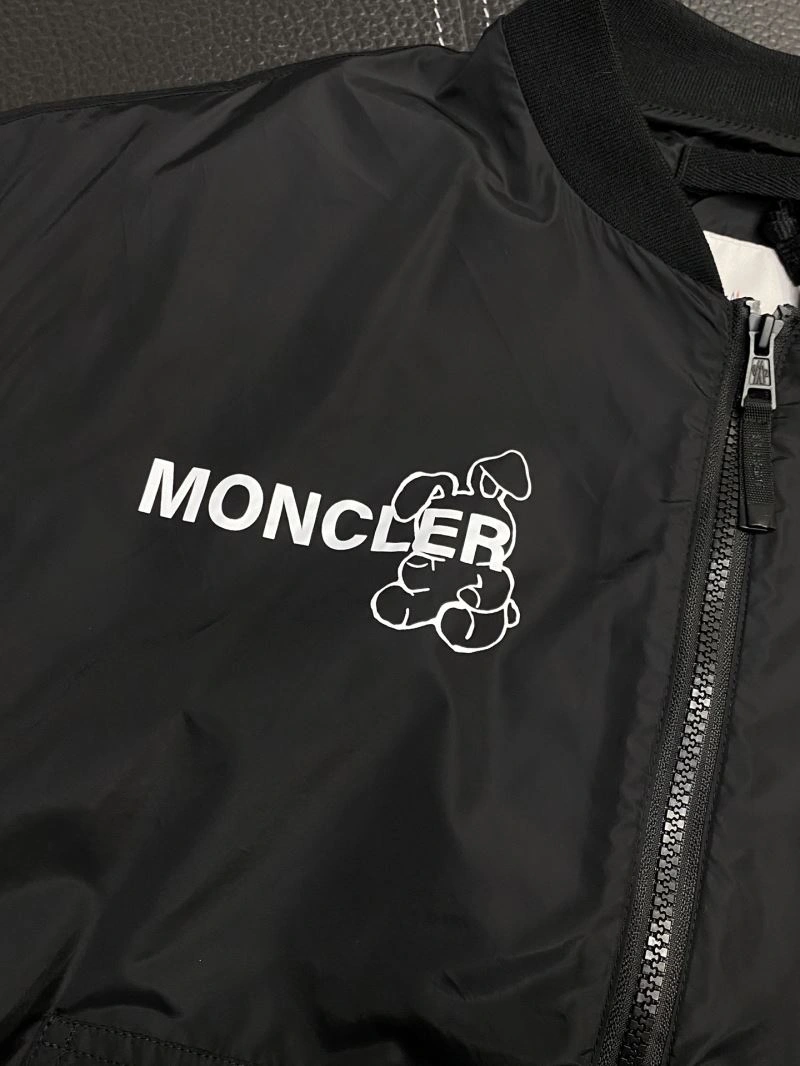 Trendsetting Moncler Outwear 141167