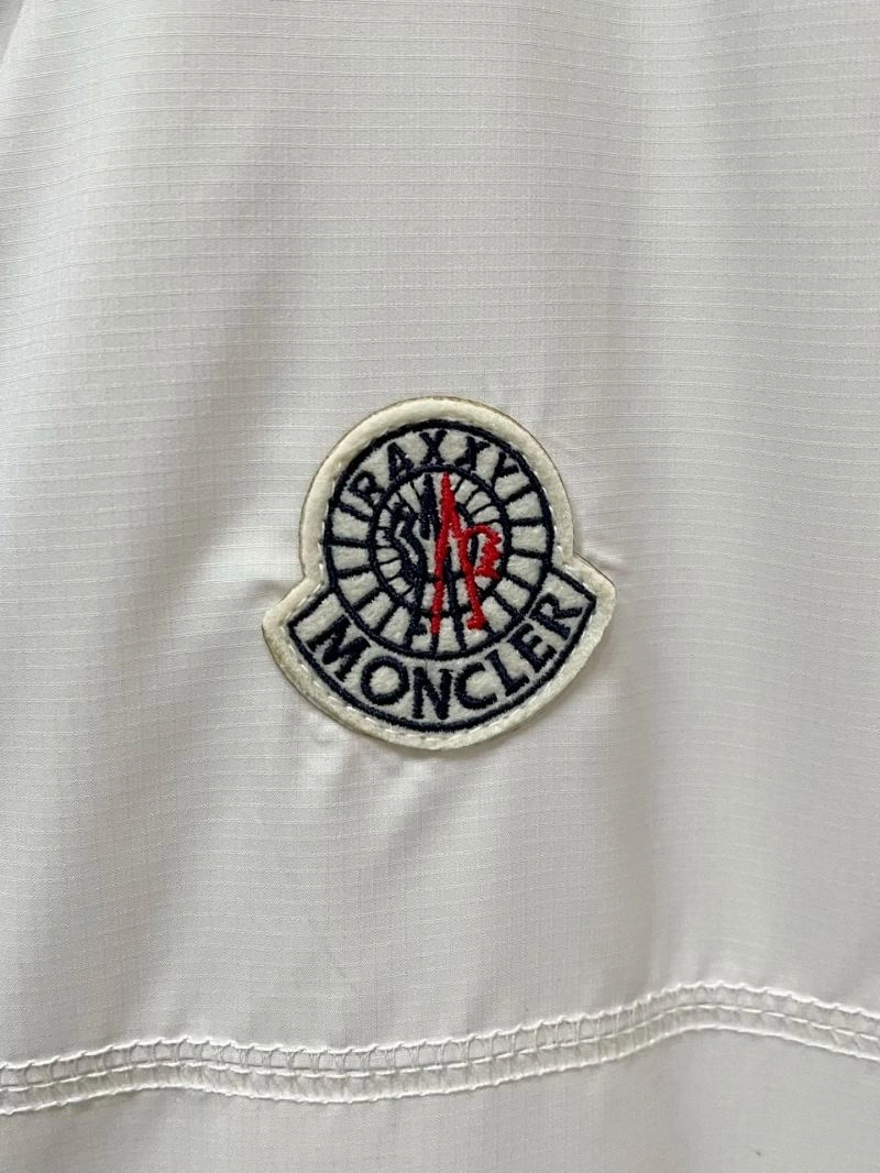 Moncler Outwear Classic 141155