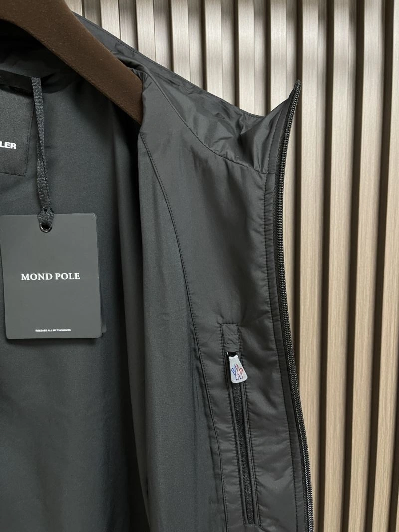Moncler Outwear Cozy 141153