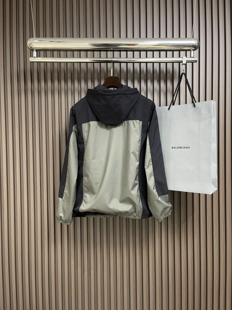 Minimalist Moncler Outwear 141161