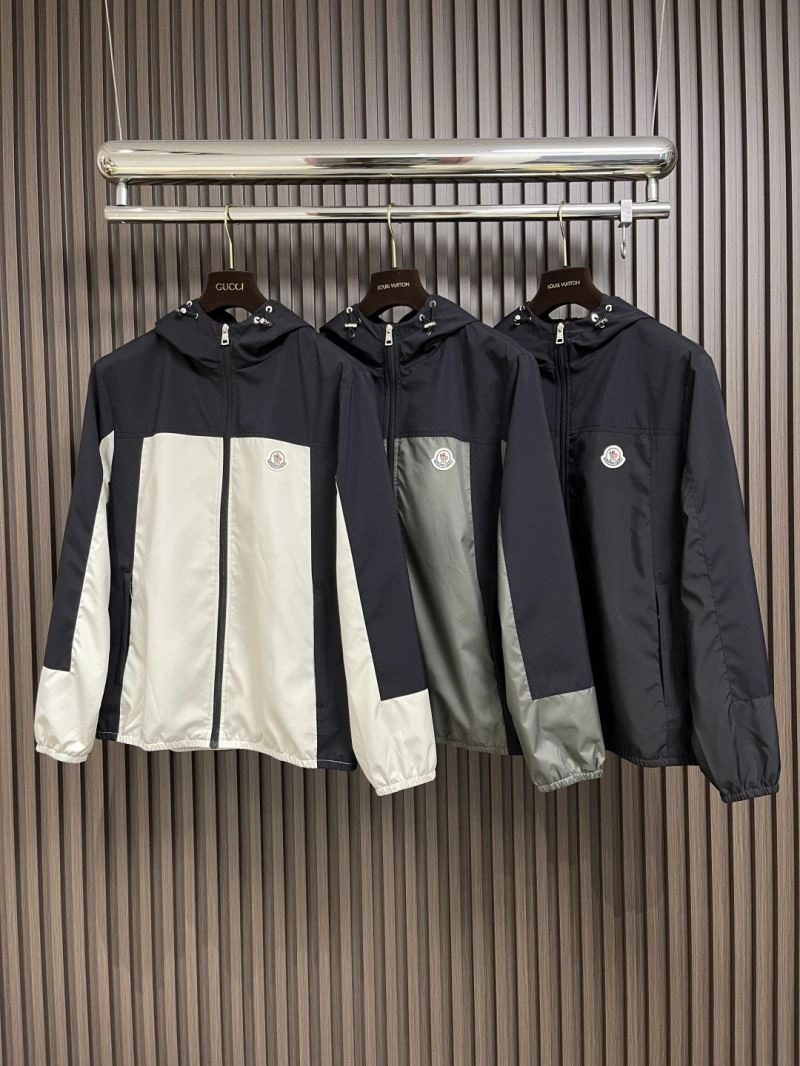 Minimalist Moncler Outwear 141161