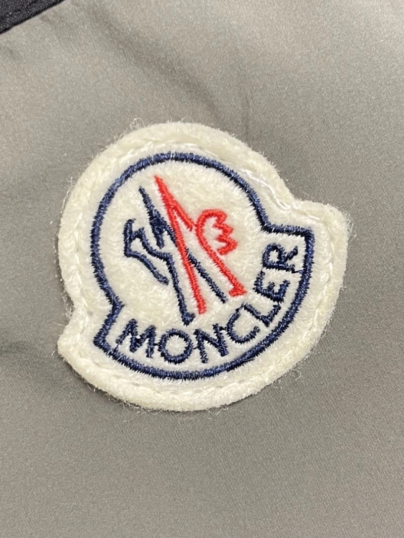 Minimalist Moncler Outwear 141161