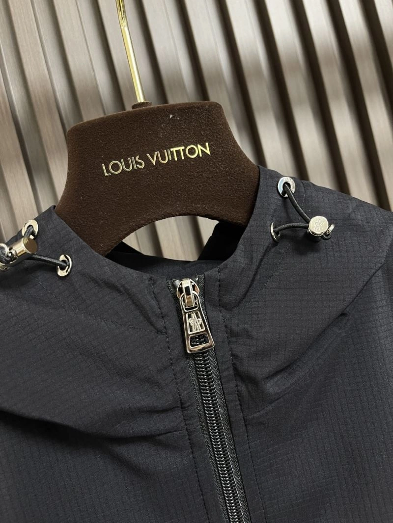 Minimalist Moncler Outwear 141161