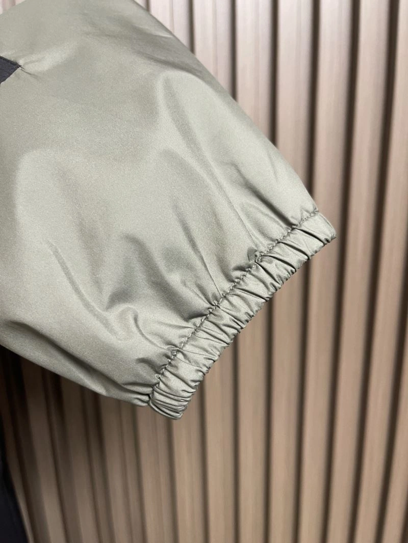 Minimalist Moncler Outwear 141161