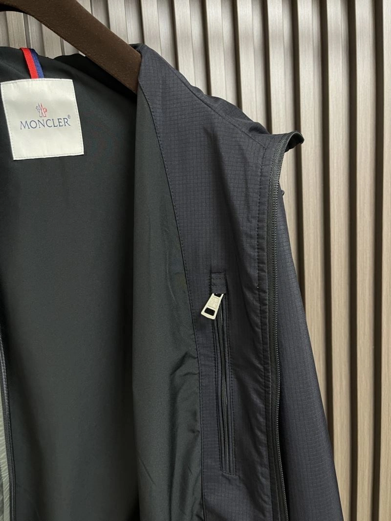 Minimalist Moncler Outwear 141161