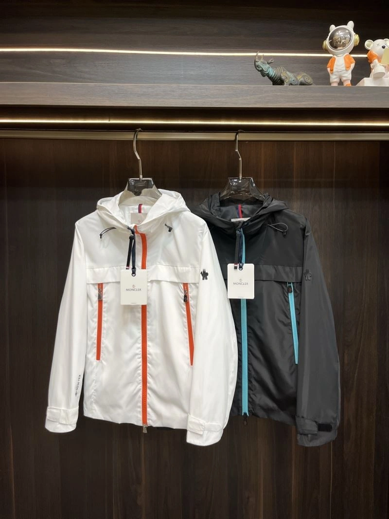 Moncler Outwear Sleek 141171