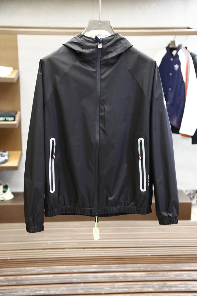 Moncler Outwear EyeCatching 141170