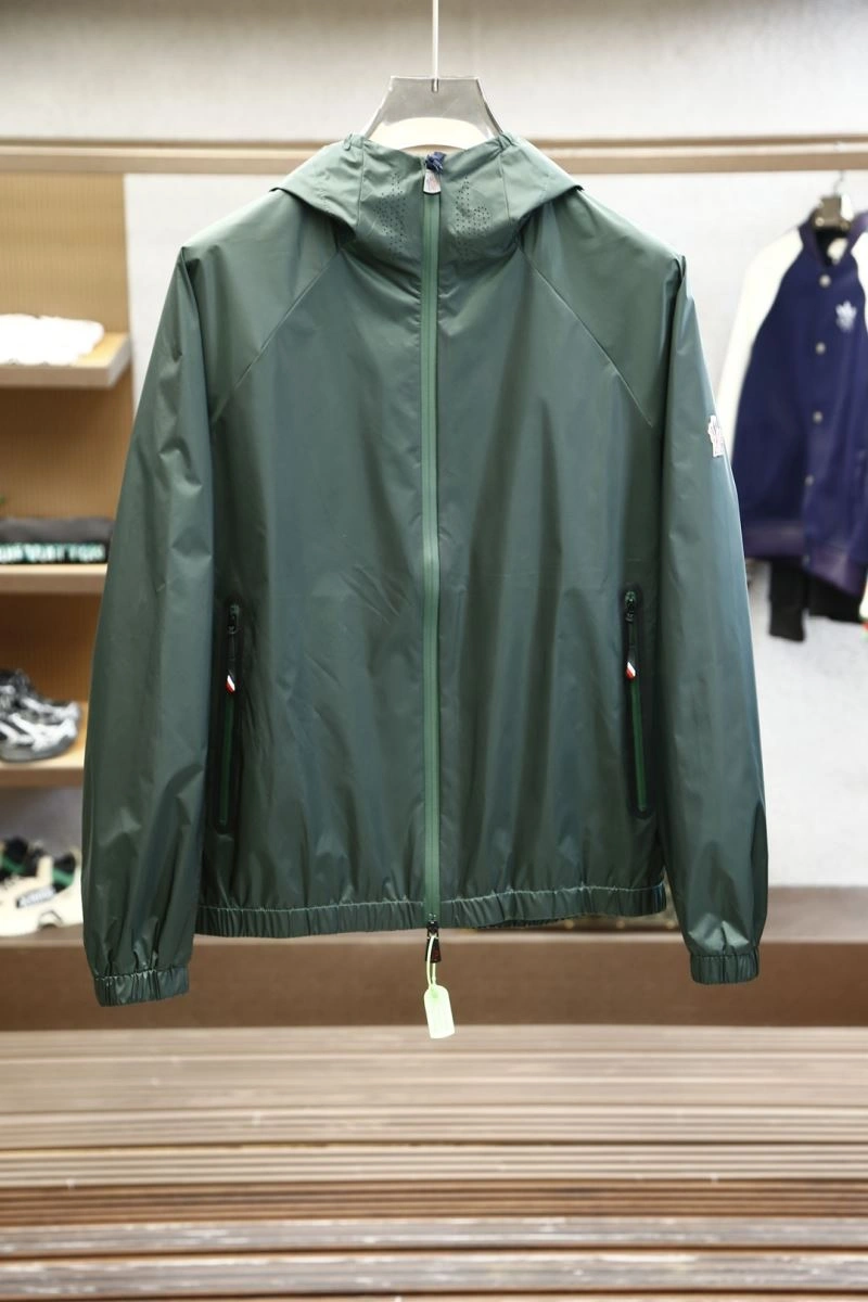 Moncler Outwear EyeCatching 141170