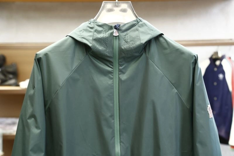 Moncler Outwear EyeCatching 141170