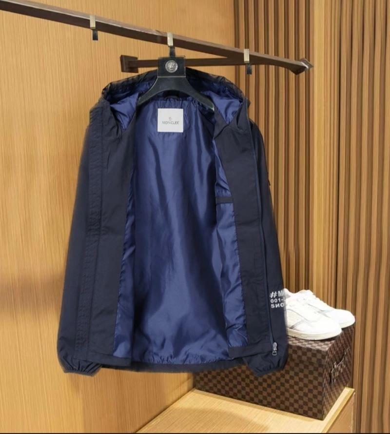 Moncler Outwear SportInspired 141142