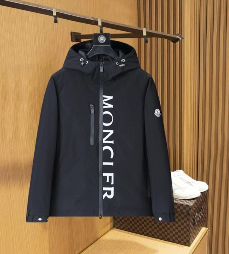 Moncler Outwear Breathable 141143