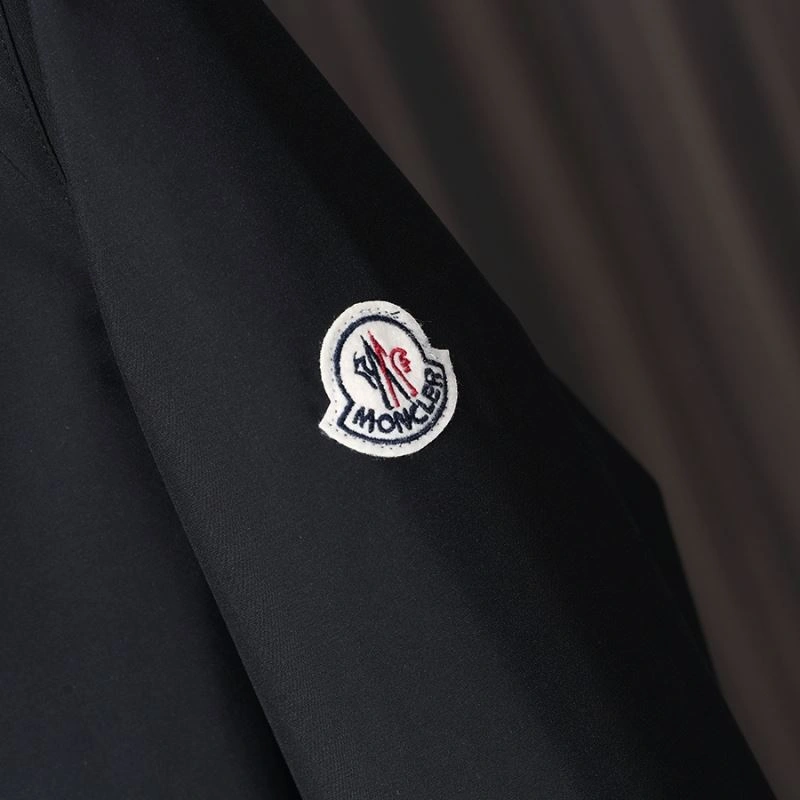 Moncler Outwear Breathable 141143