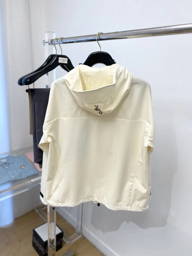 Moncler Outwear Lightweight 141136
