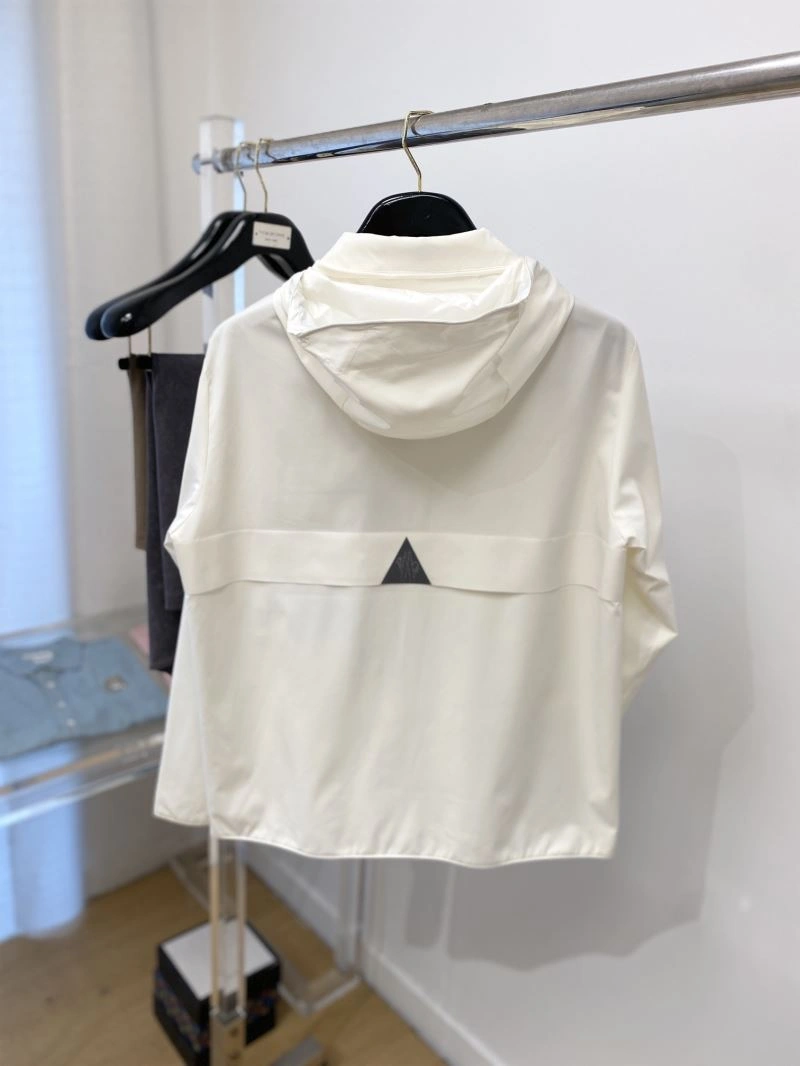 Moncler Outwear Sleek 141135