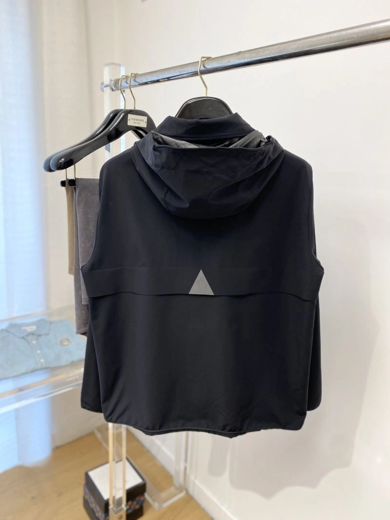 Thermal Moncler Outwear 141133
