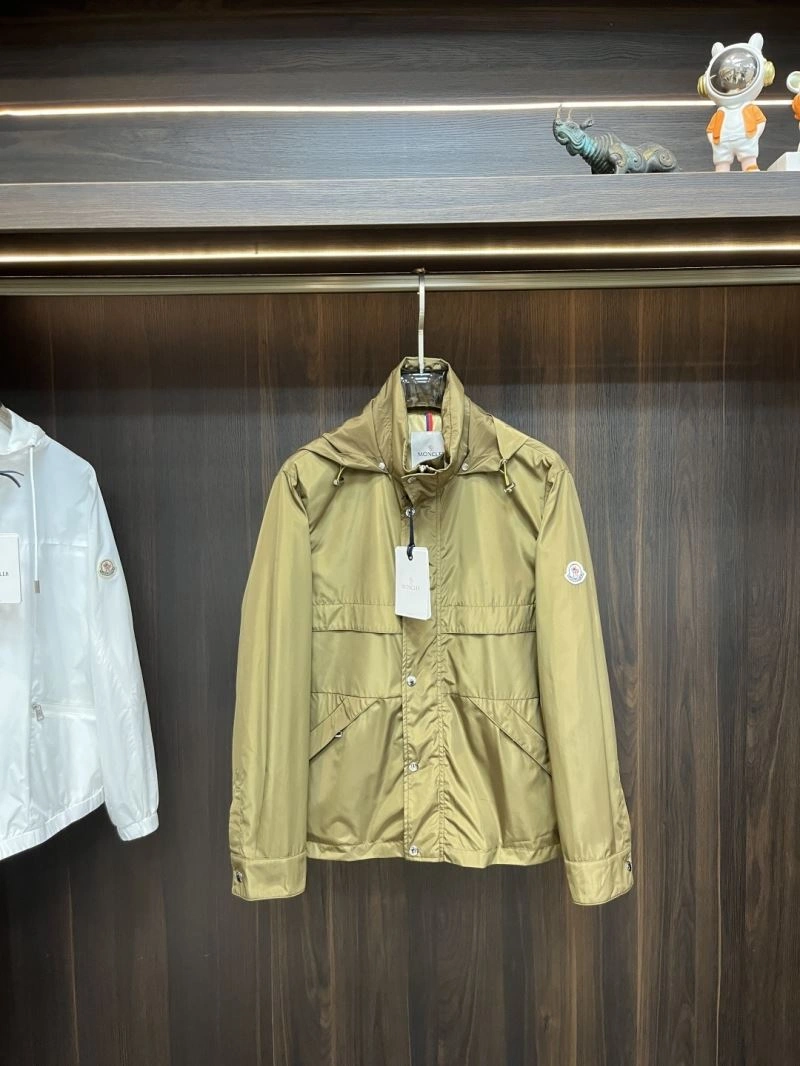 Upgraded Moncler Outwear 141132