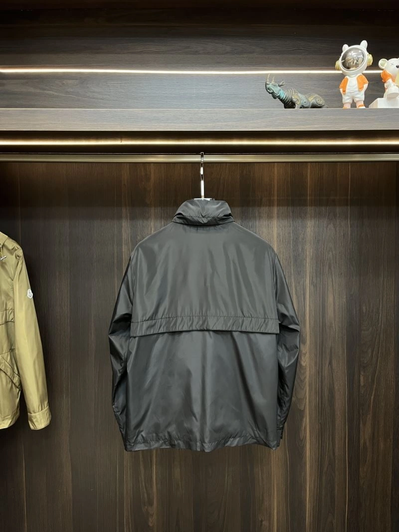 Upgraded Moncler Outwear 141132