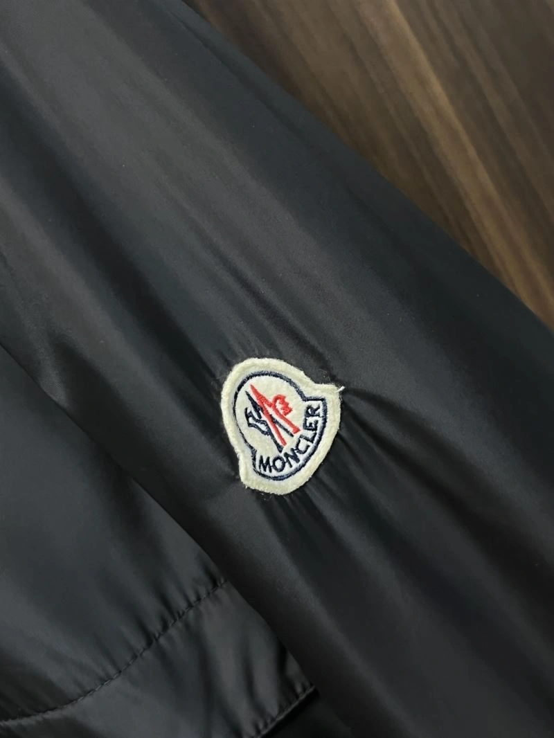 Upgraded Moncler Outwear 141132